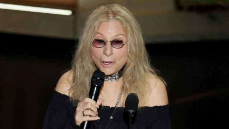 Η θρυλική Barbra Streisand ανακοίνωσε ότι δεν θα μπορέσει να παρευρεθεί στην τελετή λήξης του 79ου Φεστιβάλ των Καννών για να παραλάβει τον τιμητικό Χρυσό Φοίνικα,