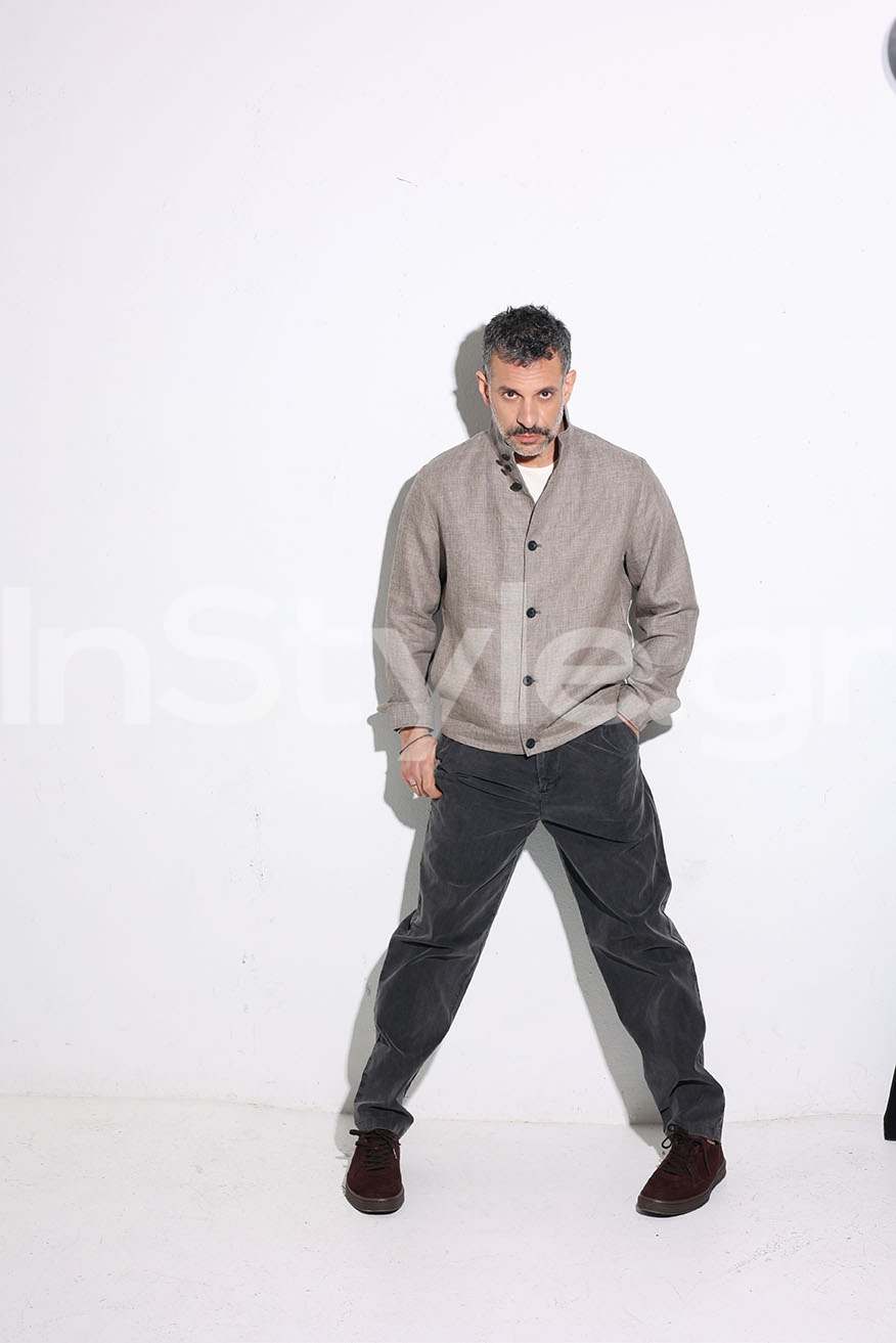 Φωτογραφία του ηθοποιού Γιώργου Χρανιώτη, που κοιτάζει απευθείας την κάμερα με χαλαρό και φιλικό βλέμμα.