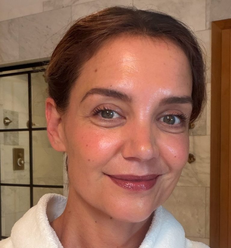 H Katie Holmes με no makeup makeup look