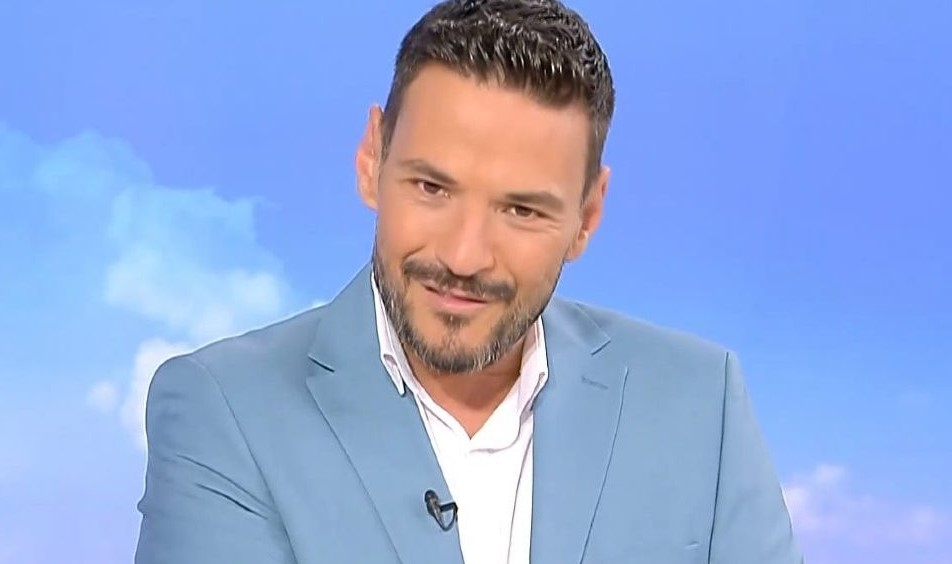 Ο Κώστας Τσουρός ξέσπασε κατά συναδέλφων του στην έναρξη της εκπομπής του