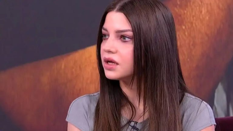 Η Μαρίλια Μητρούσε μίλησε για την ενασχόλησή της με την υποκριτική, αλλά και τον σημαντικό ρόλο που έπαιξαν στην πορεία της η Μιμή Ντενίση και ο Γιώργος Μαζωνάκης.