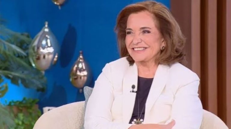 Η Ντόρα Μπακογιάννη μίλησε μεταξύ άλλων για τη Σία Κοσιώνη, η οποία σύμφωνα με δημοσιεύματα θα αποχωρήσει από τον ΣΚΑΪ έπειτα από 20 χρόνια