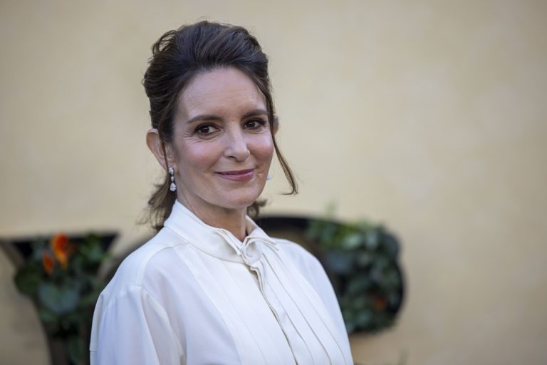 H Tina Fey στην πρεμιέρα του "The Four Seasons" του Netflix στο Egyptian Theater του Χόλιγουντ, 19 Μαΐου 2026