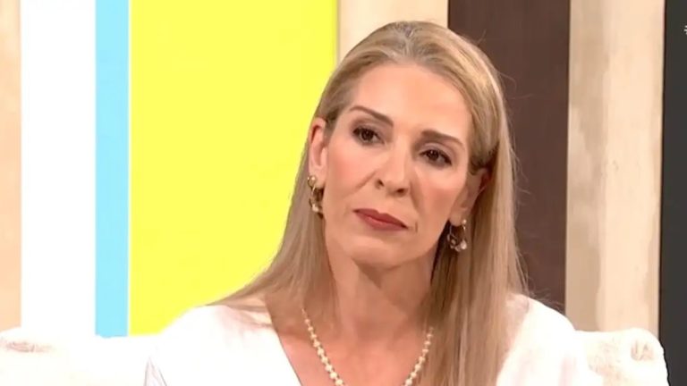 Η Αθηνά Μαξίμου μίλησε μεταξύ άλλων για την αγάπη της για τα Κύθηρα, τη ζωή με τον Αιμίλιο Χειλάκη, αλλά και το πώς διαχειρίζεται τα αρνητικά σχόλια στα social media.
