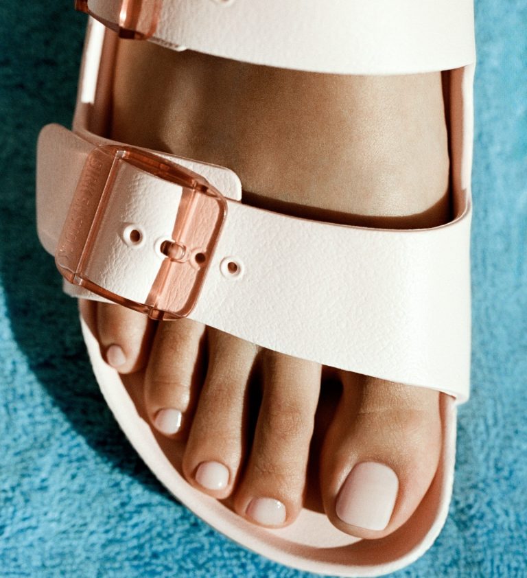 Βirkenstock με matchy πεντικιούρ