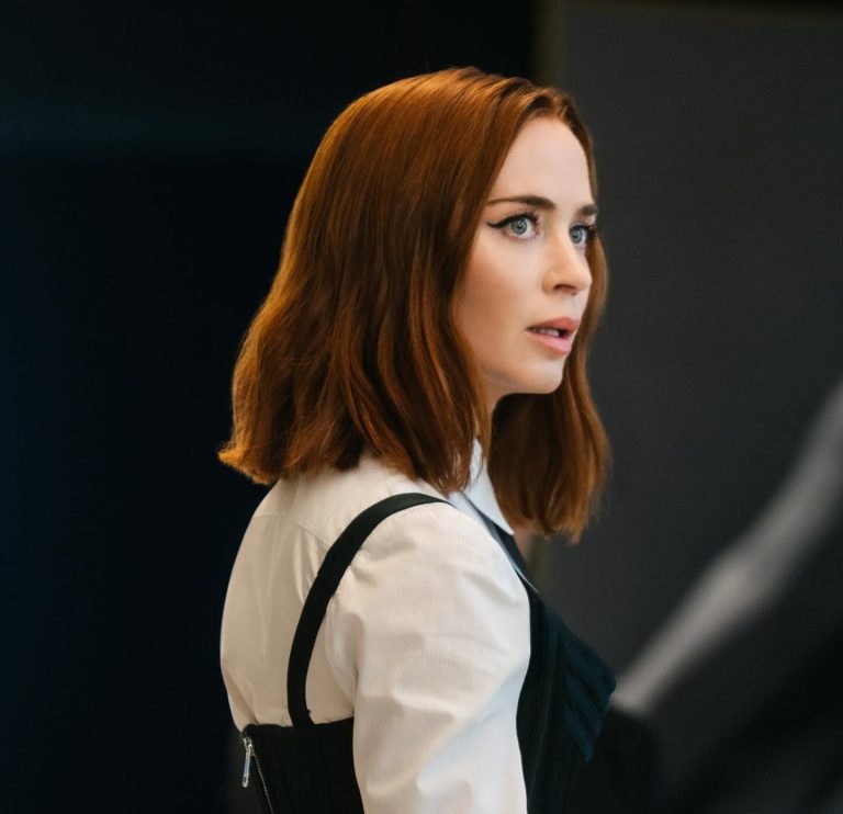 Emily Blunt με μακιγιάζ γραφείου από την ταινία "ο Διάβολος φορούσε Prada"