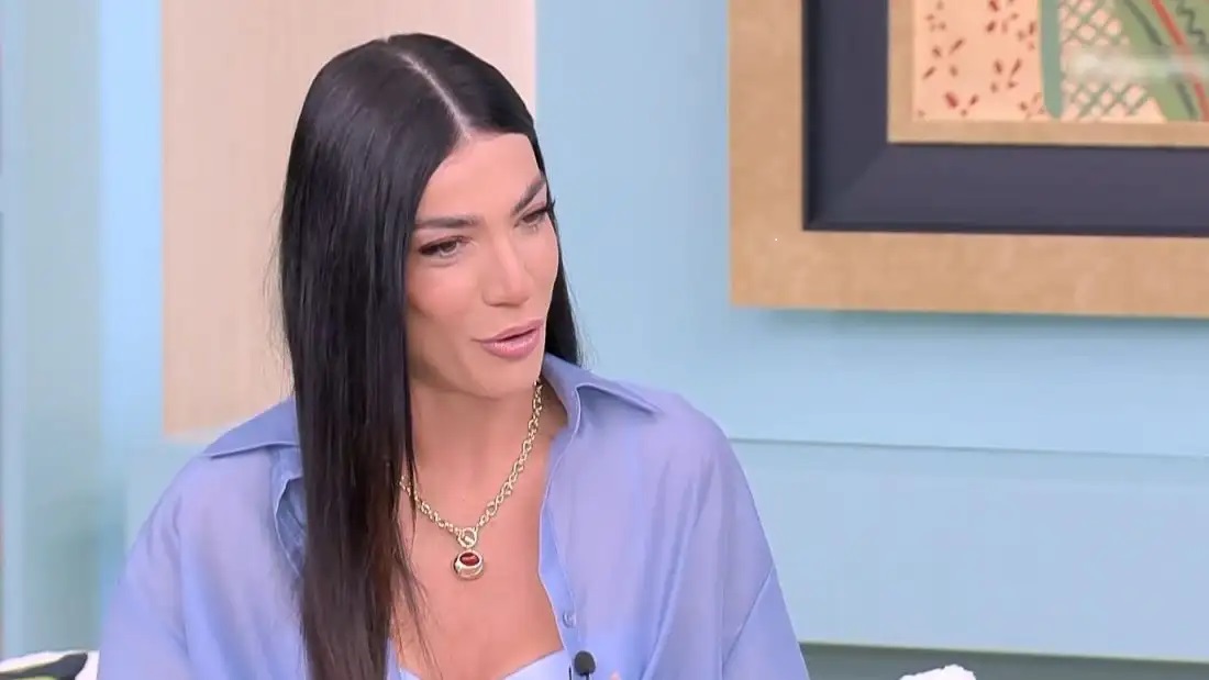 H Ήβη Αδάμου αναφέρθηκε μεταξύ άλλων στη σχέση της με τον σύντροφό της, Μιχάλη Κουινέλη, ενώ απάντησε  αν θα ήθελε να αποκτήσει δεύτερο παιδί.