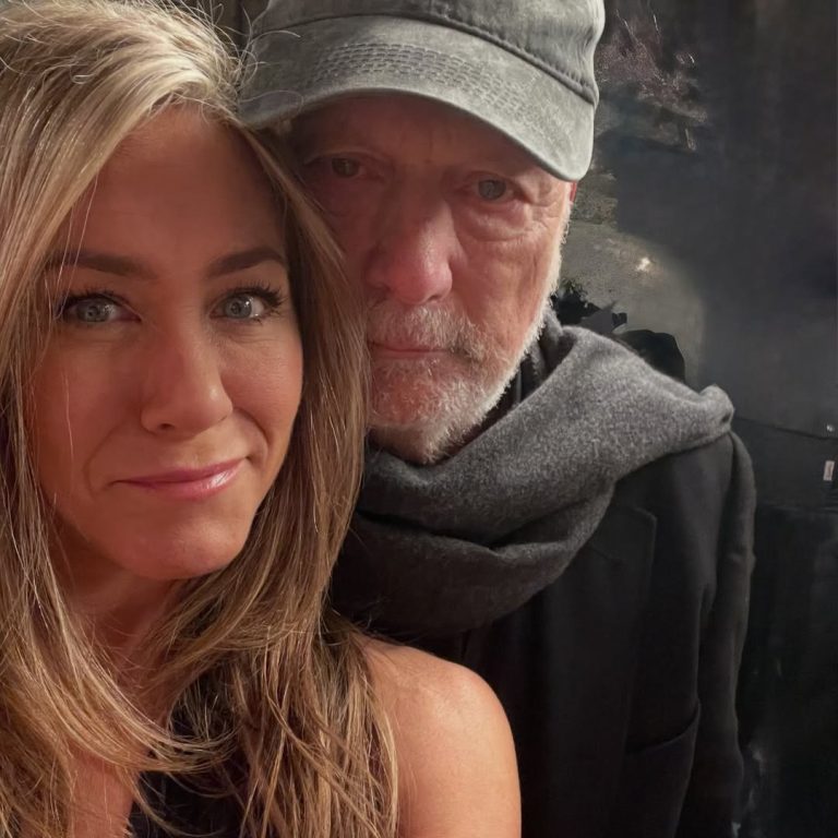 H Jennifer Aniston με τον σκηνοθέτη της σειράς Friends