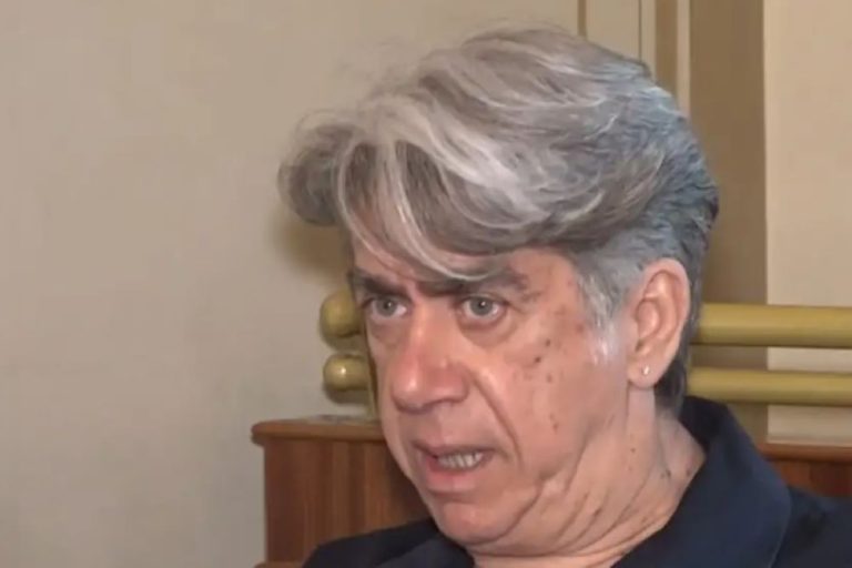 Ο Κώστας Μπερικόπουλος μίλησε μεταξύ άλλων για τη φιλική σχέση που ανέπτυξε με τη Χαρούλα Αλεξίου στο πλαίσιο των γυρισμάτων του Maestro, αλλά και για την απώλεια της μητέρας του.