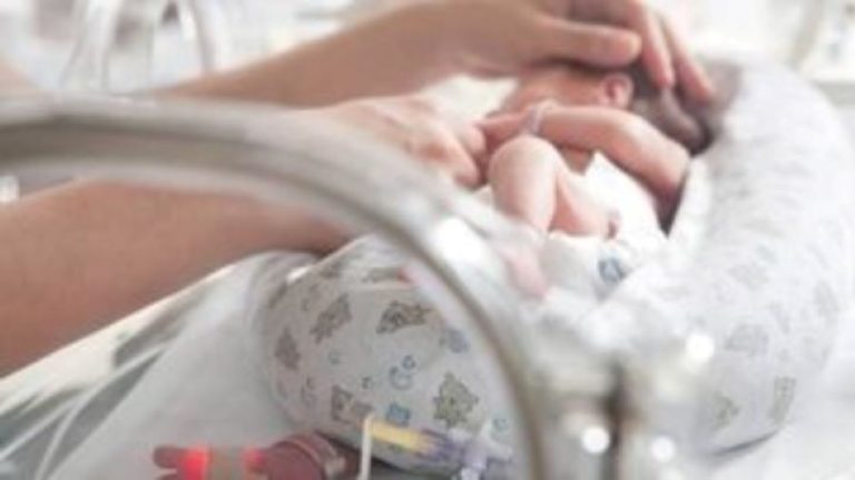 Η παγκόσμια πρόοδος στη μείωση των θανάτων νεογνών, παιδιών και εφήβων που μπορούν να προληφθούν έχει επιβραδυνθεί σημαντικά μετά το 2015