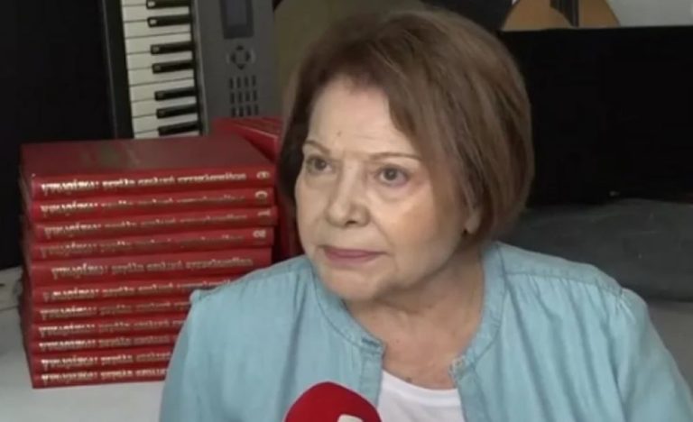 H Πίτσα Παπαδοπούλου μίλησε μεταξύ άλλων για την πορεία της στον χώρο, για τη συνεργασία της με τον Μανώλη Χιώτη, αλλά και για τη συμβουλή που θα έδινε στους νέους καλλιτέχνες.