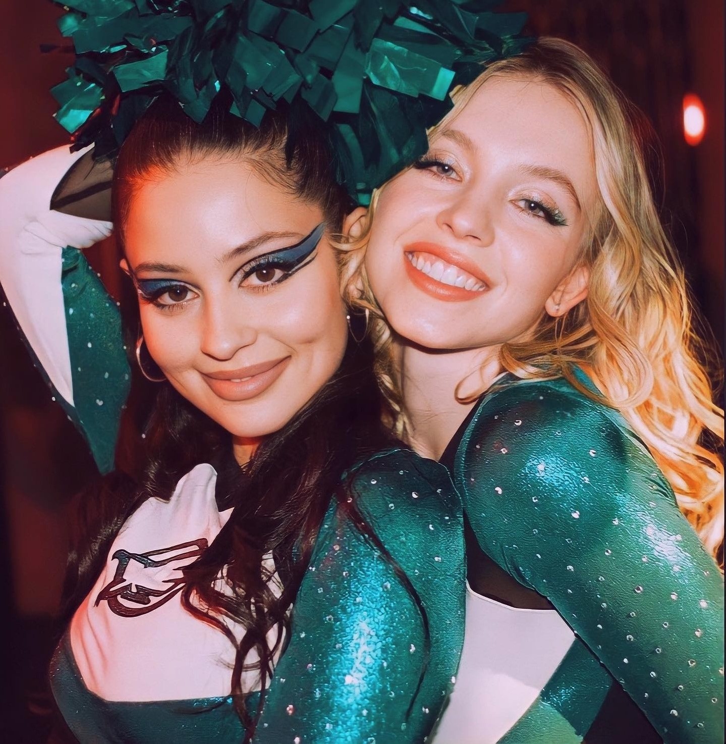 H Maddy Perez και η Sydney Sweeney με revenge eyeliner