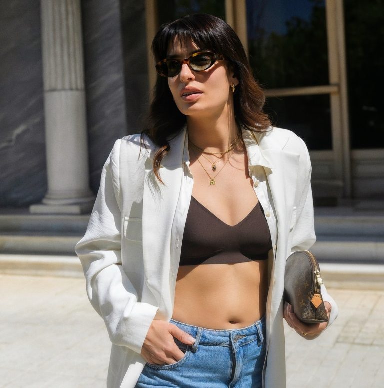 Η Τόνια Σωτηροπούλου με cropped top