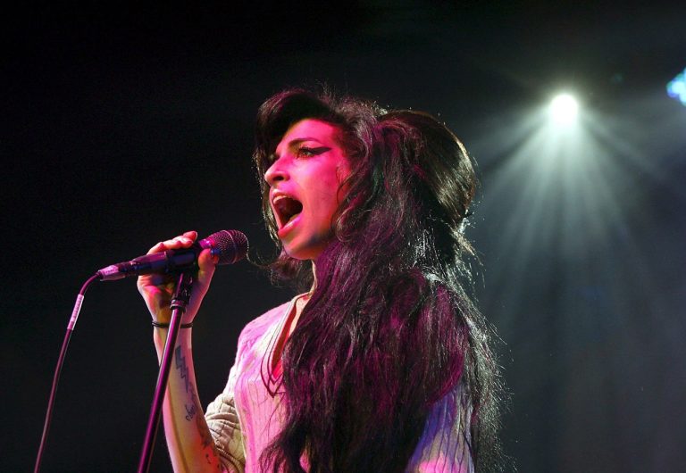 Η Amy Winehouse σε συναυλία στο Volkshaus της Ζυρίχης, 25 Οκτωβρίου 2007