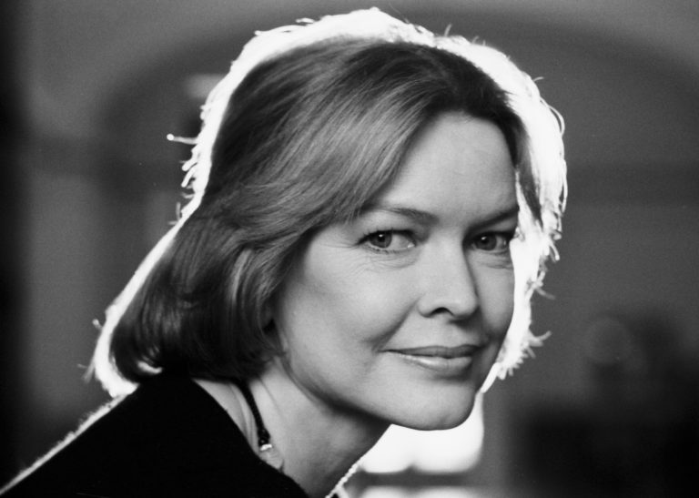 Η βραβευμένη με Όσκαρ ηθοποιός Ellen Burstyn φωτογραφήθηκε τον Απρίλιο του 1977.