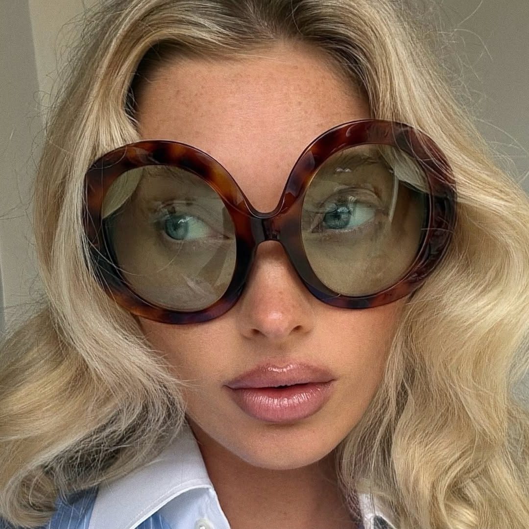 Η Elsa Hosk με ζουμερά χείλη με lip gloss