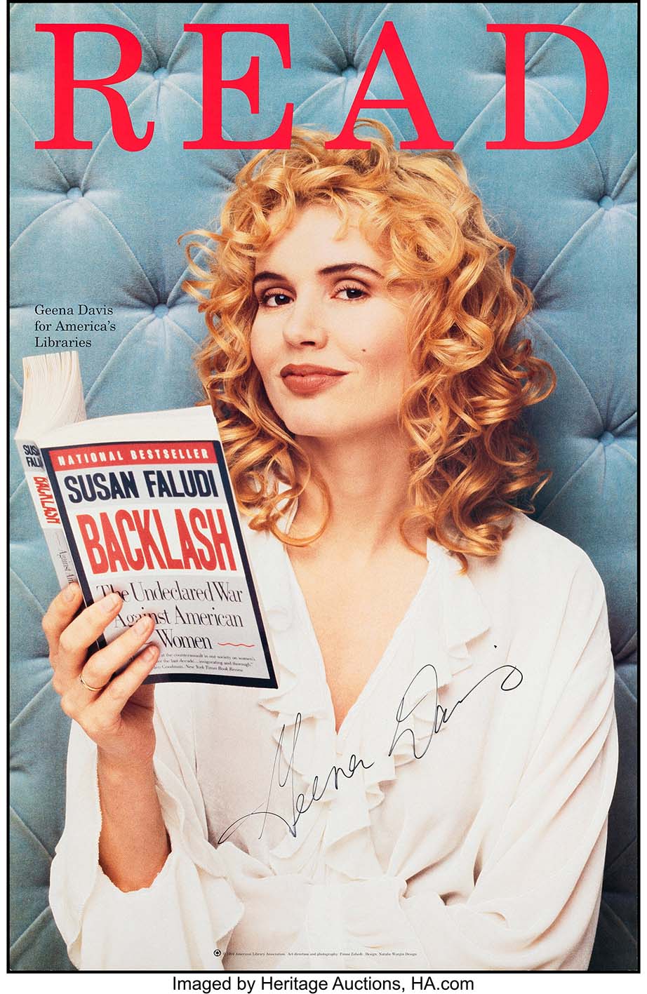 Η Jeena Davis εμφανίζεται να διαβάζει το βιβλίο «Backlash: The Undeclared War Against American Women» της Susan Faludi, μια επιλογή που αντικατοπτρίζει τη μετέπειτα πορεία της Davis ως υπέρμαχου της ισότητας των φύλων.