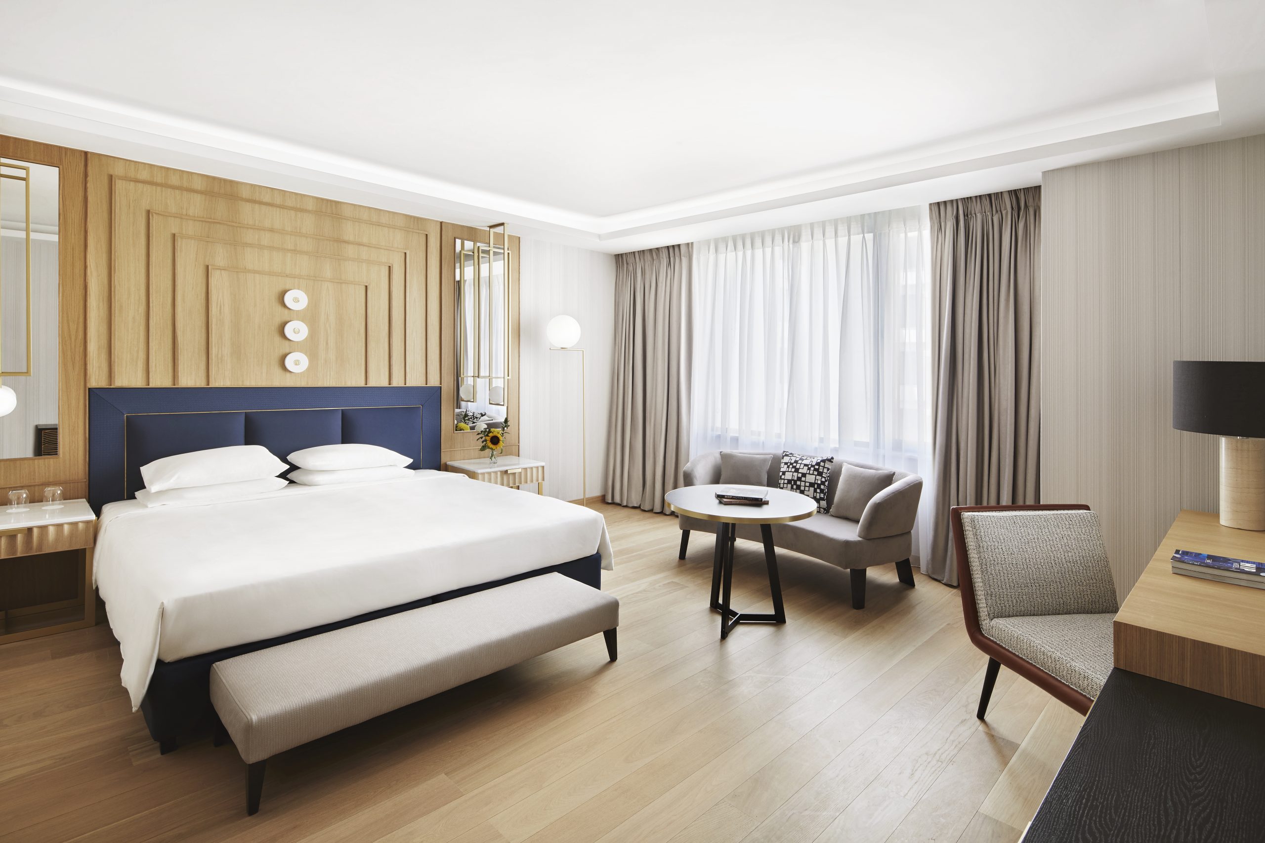 Πολυτελές δωμάτιο και σουίτα στο Grand Hyatt Athens με σύγχρονη επίπλωση