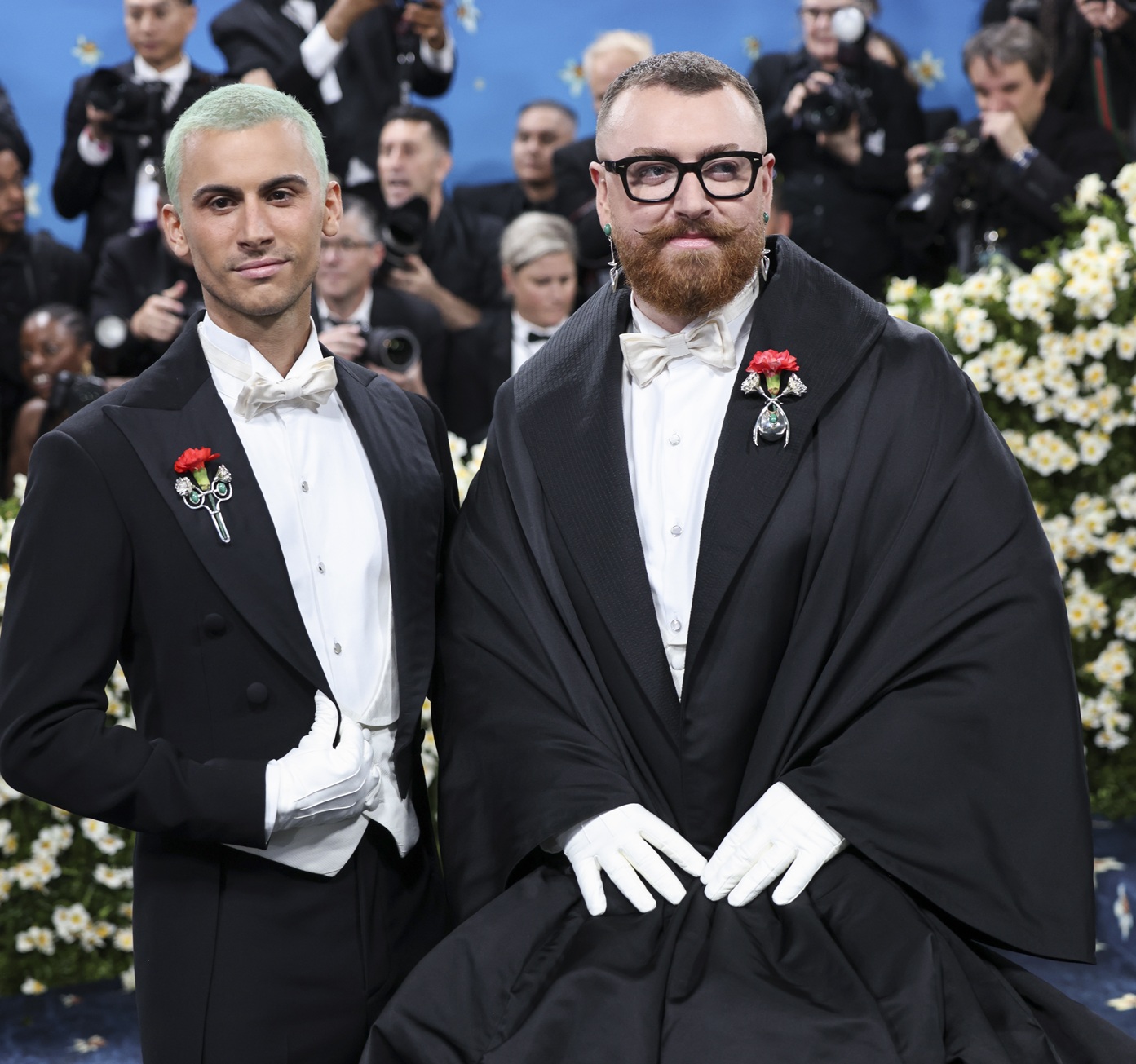 Ο Christian Cowan και ο Sam Smith στο κόκκινο χαλί του 2025 Met Gala, 5 Μαΐου 2025