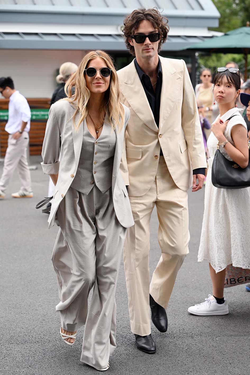 H Sienna Miller και ο Oli Green την έκτη ημέρα του Πρωταθλήματος Τένις Γουίμπλεντον 2026 στο All England Lawn Tennis and Croquet Club στις 4 Ιουλίου 2026 στο Λονδίνο.