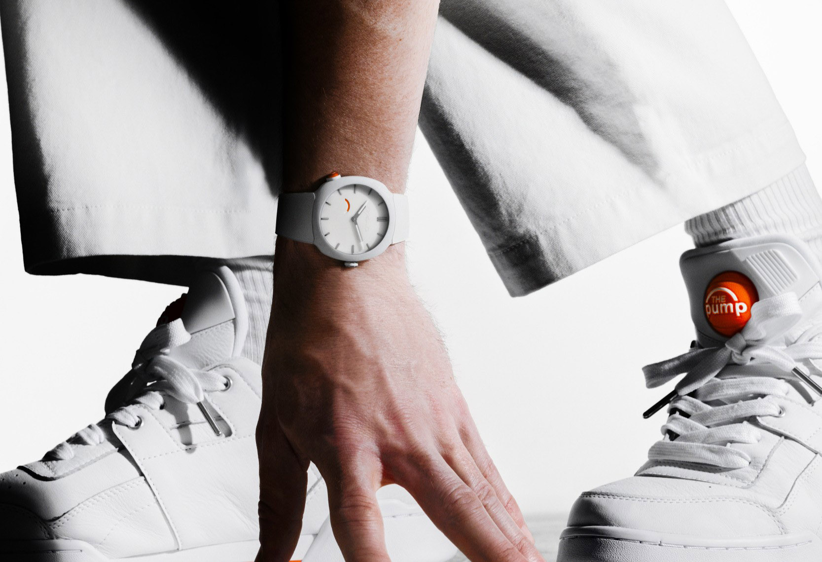 Στο Streamliner Chronograph x Reebok Pump, η H. Moser & Cie αντικατέστησε την κλασική κορώνα κουρδίσματος με έναν μηχανισμό εμπνευσμένο από το Pump