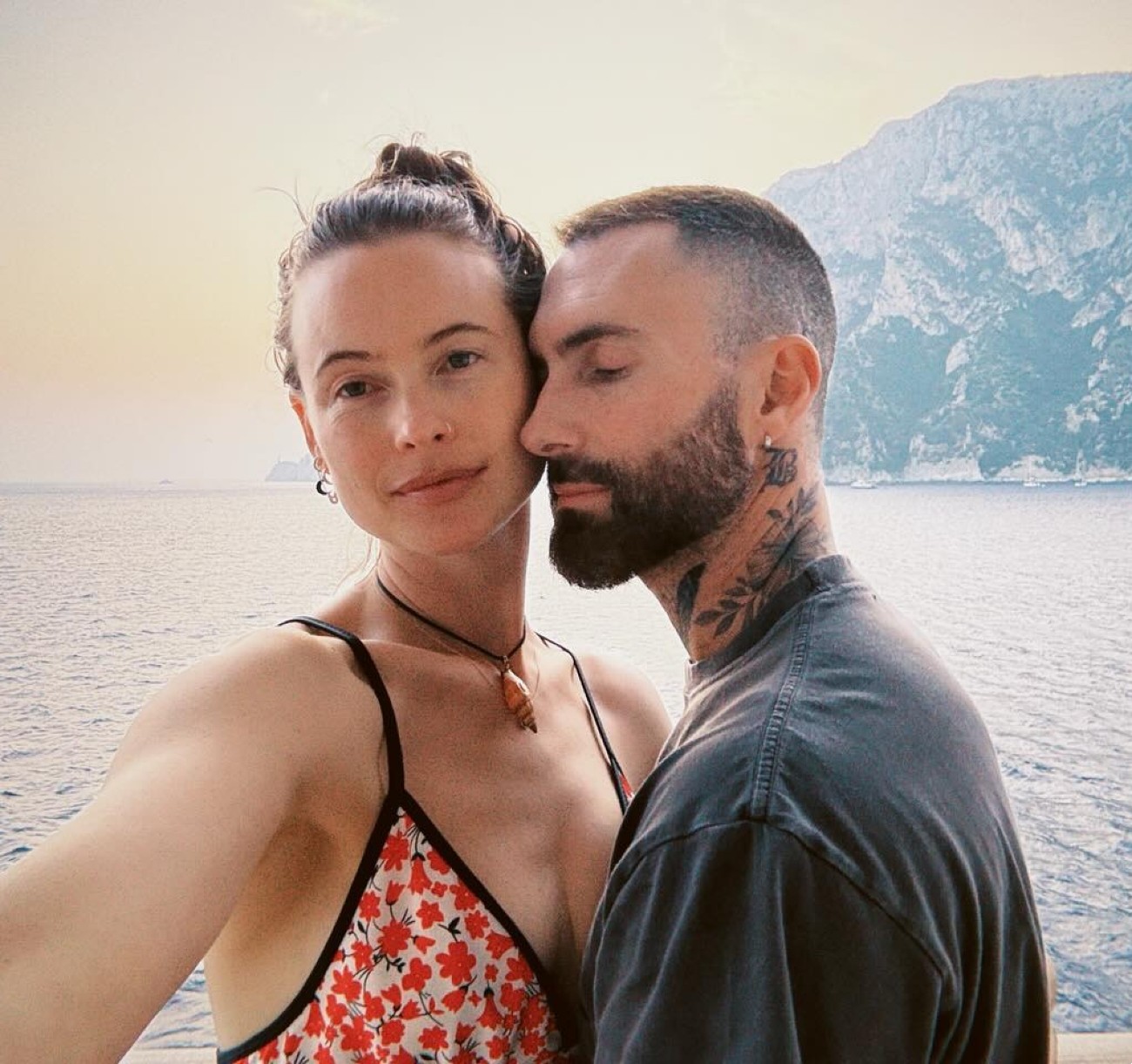 Ο Adam Levine με τη σύζυγό του Behati Prinsloo