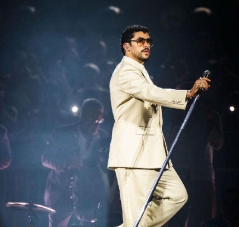 Ο Bad Bunny στη σκηνή