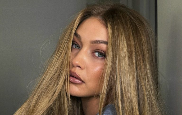 H Gigi Hadid με χτένισμα από τον Δημήτρη Γιαννέτο