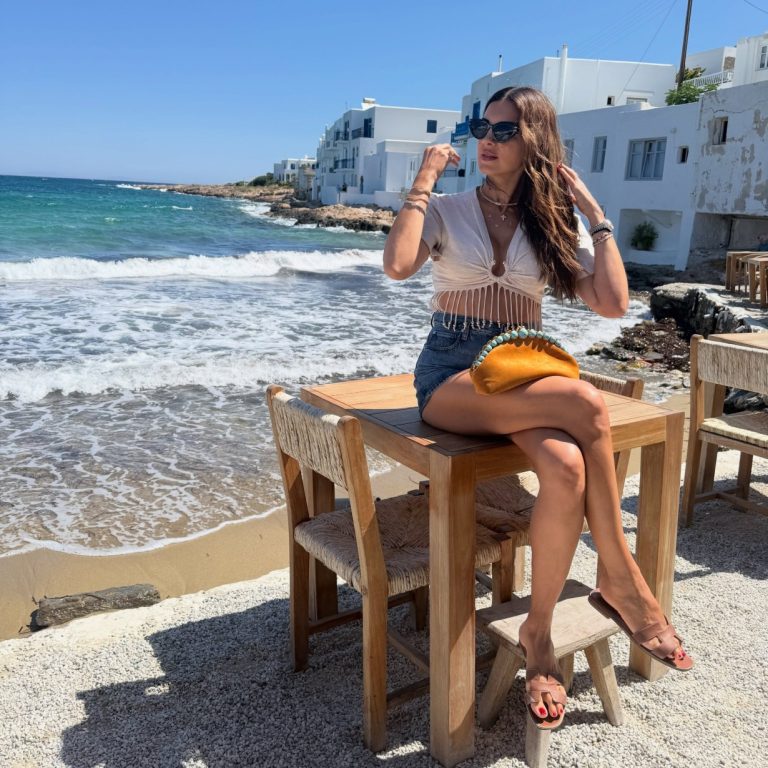 Η Σταματίνα Τσιμτσιλή στην Πάρο