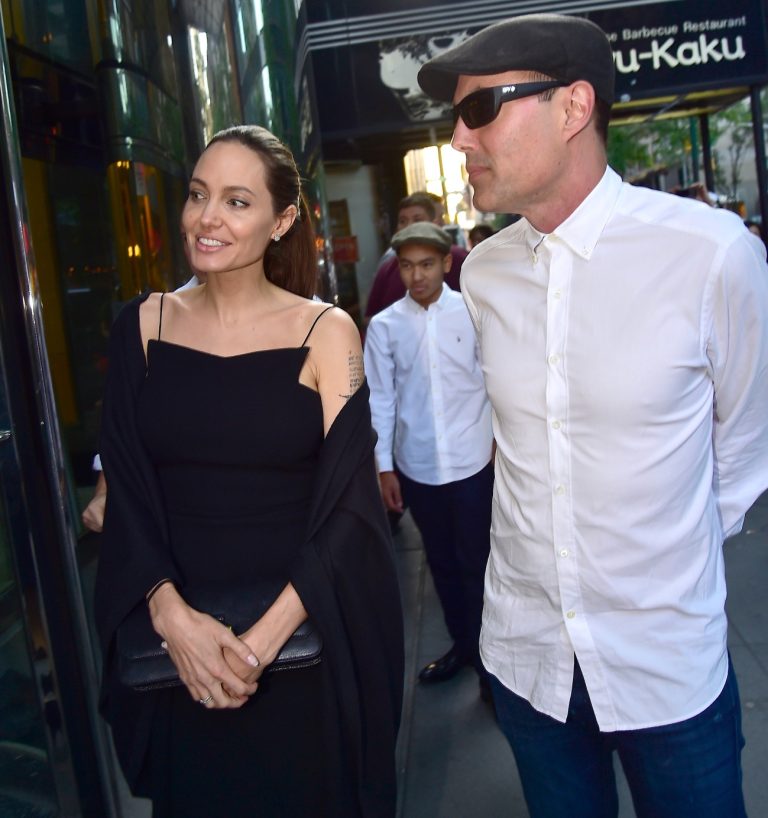 H Angelina Jolie και ο αδελφός της James Haven στις 18 Ιουνίου 2016 στη Νέα Υόρκη.