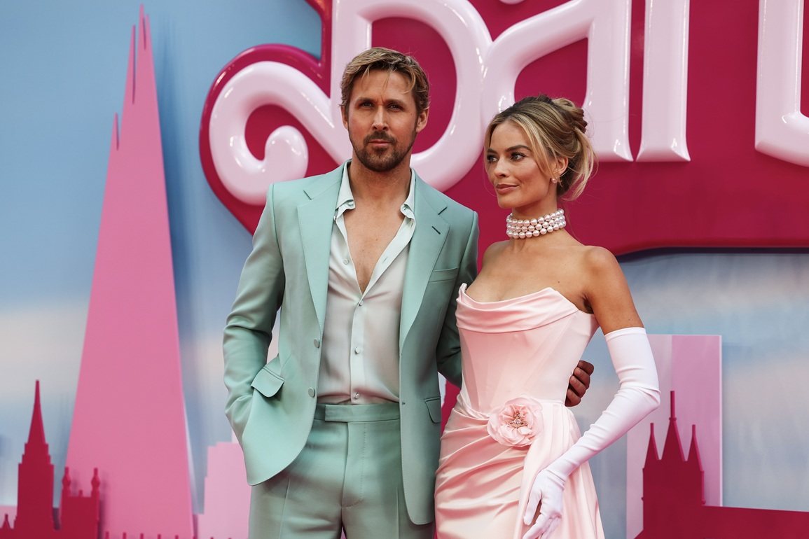 Ο Ryan Gosling και η Margot Robbie στο ροζ χαλί της ευρωπαϊκής πρεμιέρας της Barbie στο κεντρικό Λονδίνο, 12 Ιουλίου 2023