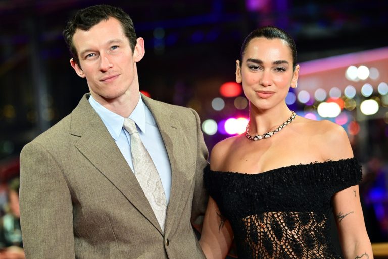 H Dua Lipa και ο Callum Turner στην προβολή του "Rosebush Pruning" στο πλαίσιο του 76ου Φεστιβάλ Βερολίνου, 14 Φεβρουαρίου 2026