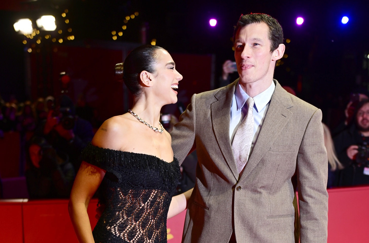 H Dua Lipa και ο Callum Turner στην προβολή του "Rosebush Pruning" στο πλαίσιο της 76ης Μπερλινάλε στο Βερολίνο, 14 Φεβρουαρίου 2026