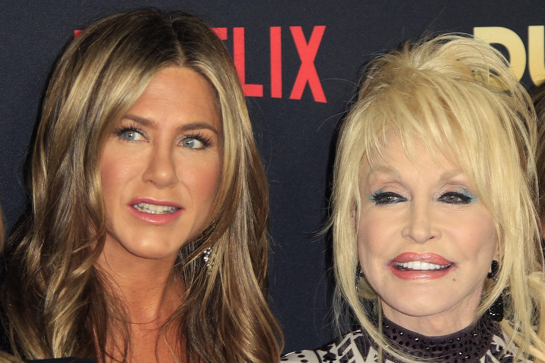 Η Jennifer Aniston και η Dolly Parton στο TCL Chinese 6 Theaters του Χόλιγουντ, 6 Δεκεμεβρίου 2018