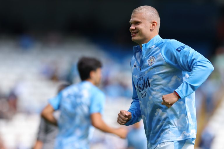 O Erling Haaland της Manchester City με νέο κούρεμα κατά τη διάρκεια του αγώνα της Πρέμιερ Λιγκ 2026/27 μεταξύ της Μάντσεστερ Σίτι και της Μπόρνμουθ στο Etihad Stadium στις 23 Αυγούστου 2026 στο Μάντσεστερ της Αγγλίας.