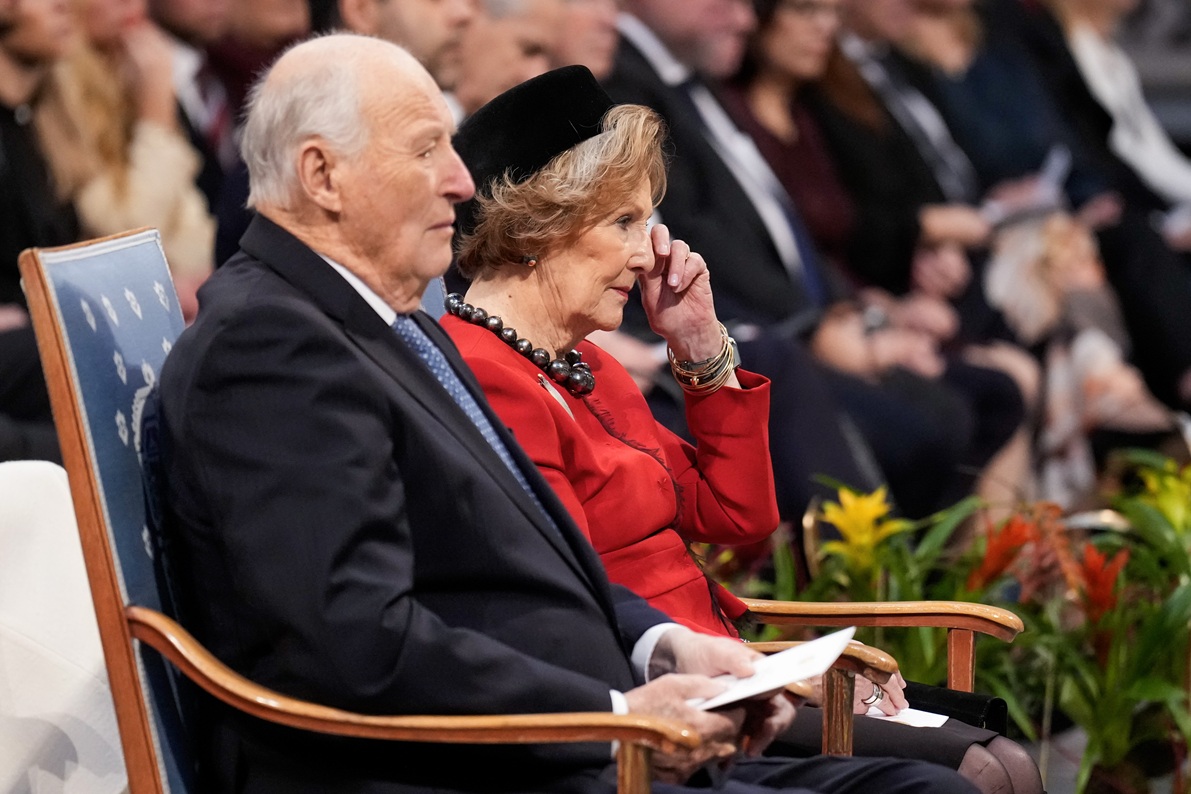 O βασιλιάς Harald και η βασίλισσα Sonja στη διάρκεια της τελετής απονομής των βραβείων Νόμπελ στο Όσλο, 10 Δεκεμβρίου 2025