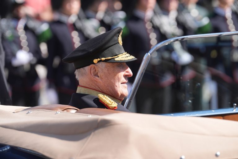 O βασιλιάς Harald της Νορβηγίας στην τελετή υποδοχής του βασιλιά της Δανίας Frederik και της βασίλισσας Mary στο Honnørbrygga του Όσλο, 14 Μαΐου 2024