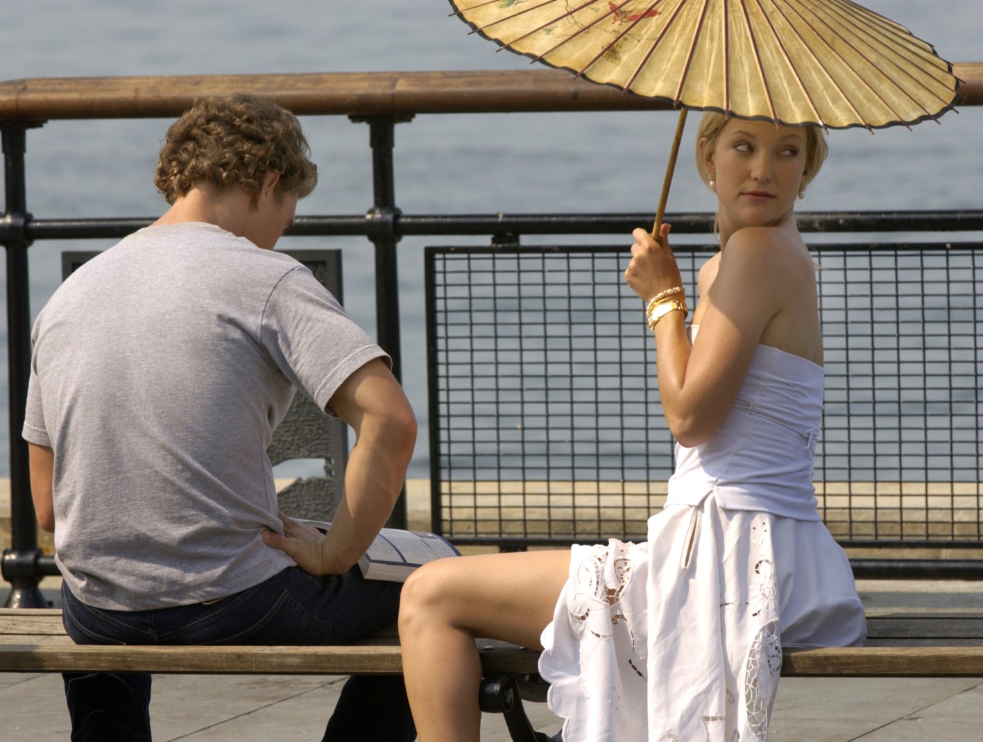 O Matthew McConaughey και η Kate Hudson κατά τη διάρκεια των γυρισμάτων της ταινίας "How To Lose A Guy In Ten Days" στο Battery Park στη Νέα Υόρκη, Νέα Υόρκη, Ηνωμένες Πολιτείες.
