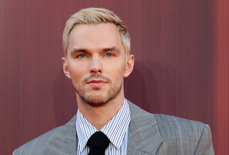 Ο Nicholas Hoult σε εκδήλωση θαυμαστών του "Superman" στην Πλατεία Λέστερ στο Λονδίνο, 2 Ιουλίου 2025