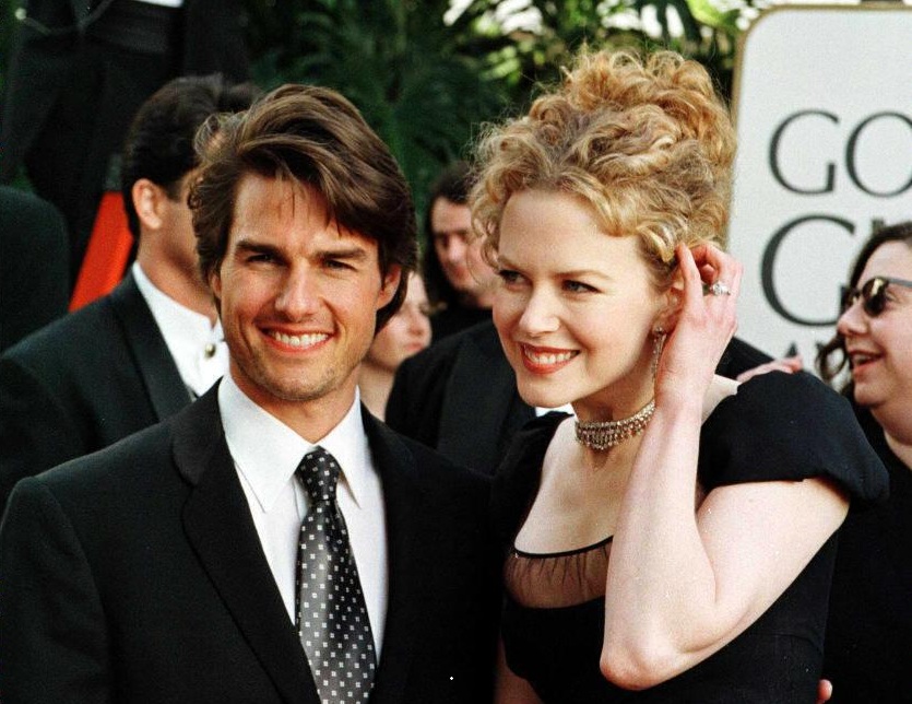 Ο Tom Cruise φτάνει μαζί με τη σύζυγό του, Nicole Kidman, στην τελετή απονομής των Χρυσών Σφαιρών του 1997, στο Μπέβερλι Χιλς της Καλιφόρνια, στις 19 Ιανουαρίου