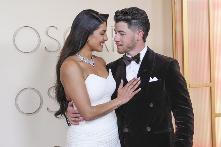 H Priyanka Chopra Jonas και ο Nick Jonas στο κόκκινο χαλί για τα 98α Όσκαρ στο Dolby Theatre του Χόλιγουντ, 15 Μαρτίου 2026