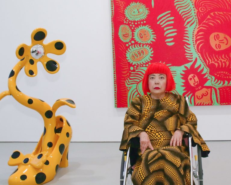 Η Yayoi Kusama παρευρίσκεται στην προεπισκόπηση της έκθεσης Yayoi Kusama "Εγώ που Έφτασα στον Παράδεισο" στην Πινακοθήκη David Zwirner στις 7 Νοεμβρίου 2013 στη Νέα Υόρκη.