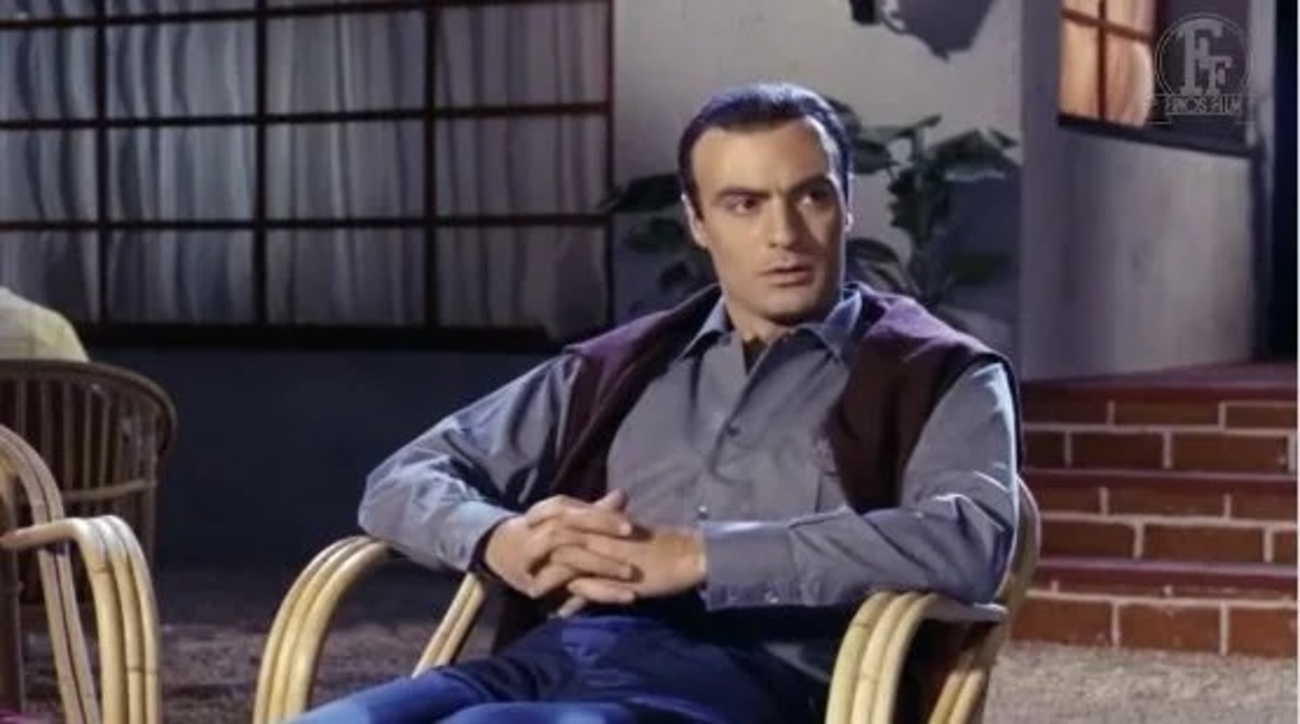 Ο Ανδρέα Μπάρκουλης σε σκηνή από την ταινία