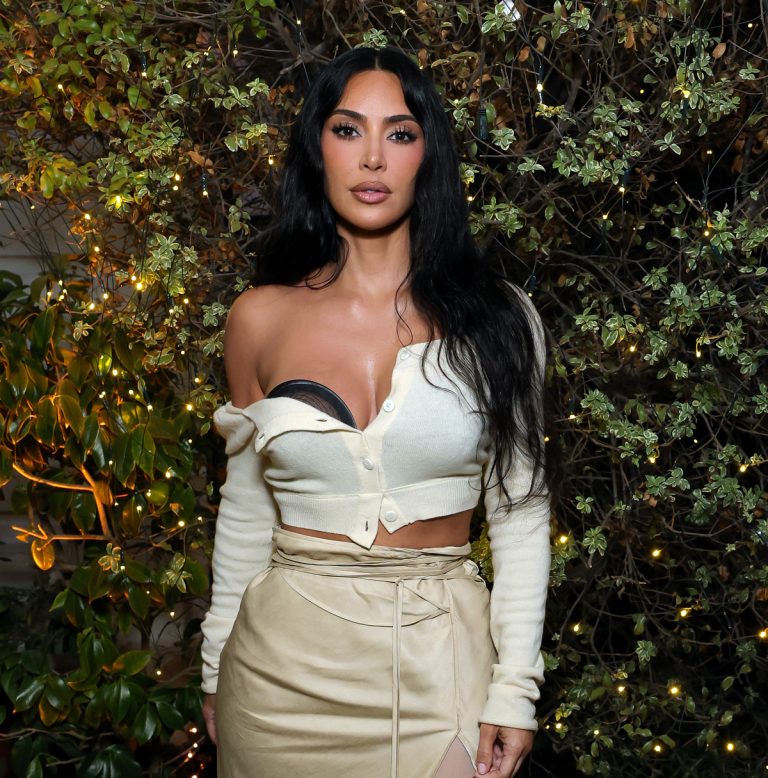 H Kim Kardashian στην εορταστική βραδιά This Is About Humanity 2026 στις 29 Αυγούστου 2026 στο Χόλιγουντ της Καλιφόρνια.