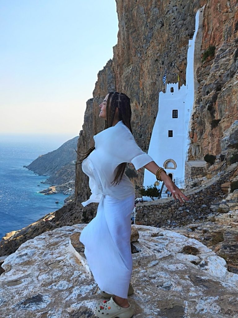 H Mαρία Σολωμού το Δεκαπενταύγουστο στην Αμοργό.