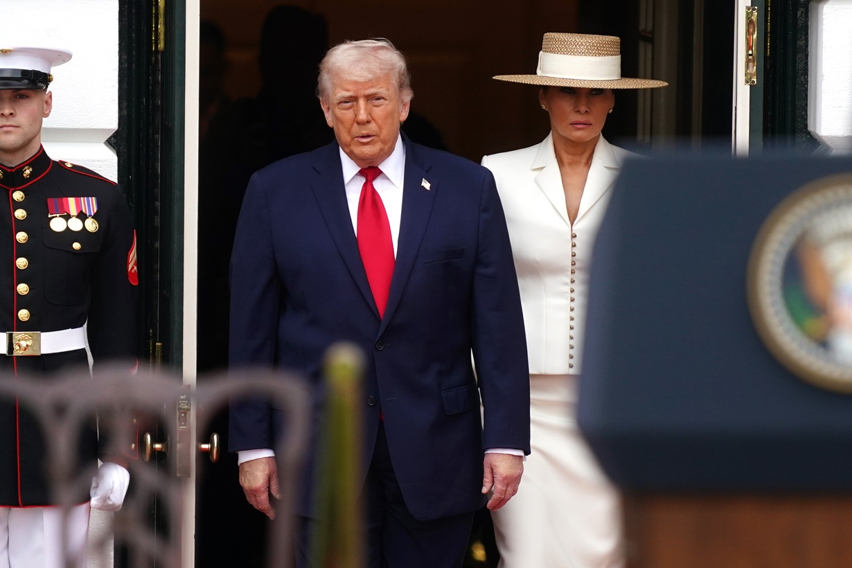 O Donald Trump και η Melania στην τελετή υποδοχής του βασιλιά Κάρολου και της βασίλισσας Camilla στον Λευκό Οίκο, 28 Απριλίου 2026