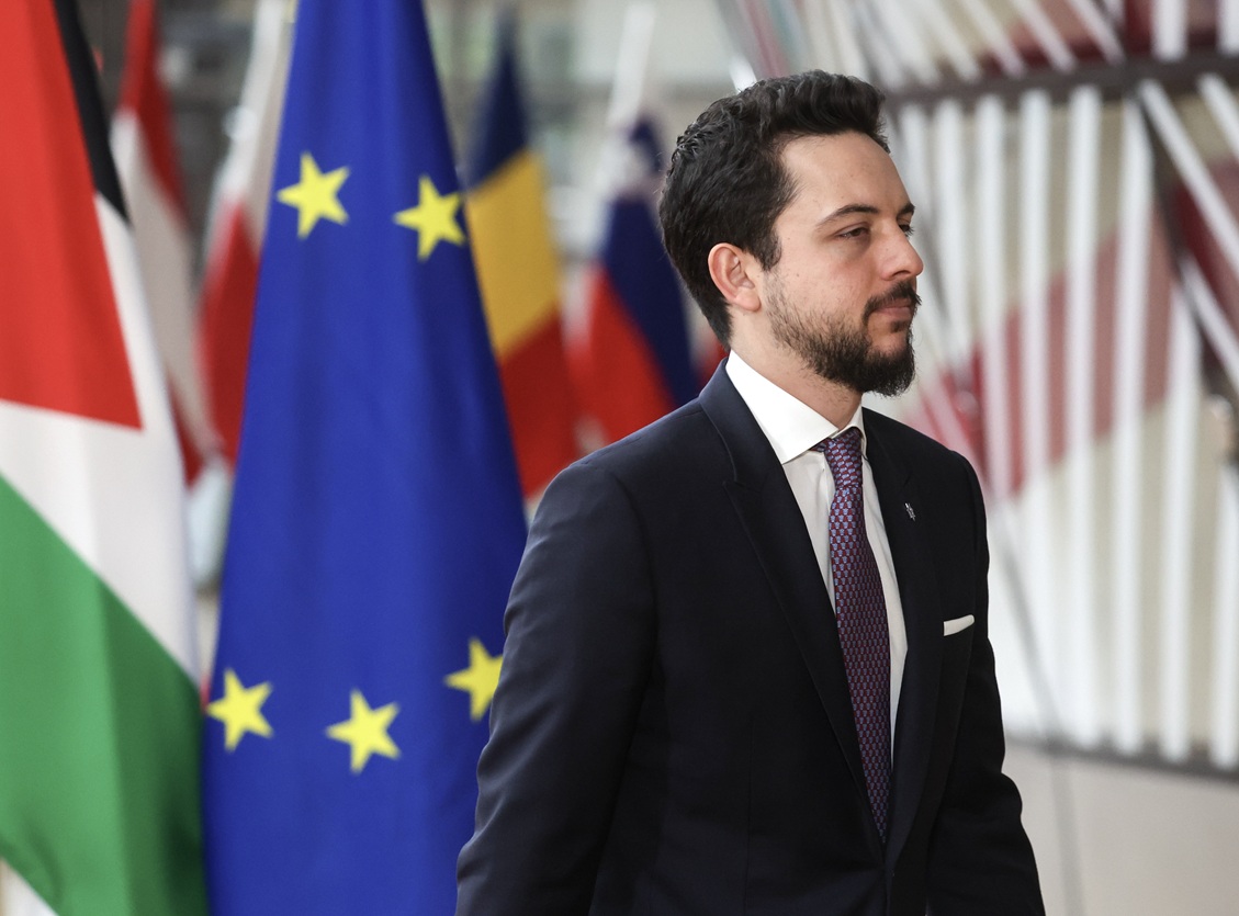 O πρίγκιπας Hussein της Ιορδανίας φθάνει για τη συνάντηση με τον πρόεδρο του Ευρωπαϊκού Συμβουλίου, Charles Michel στις Βρυξέλλες, 7 Νοεμβρίου 2023