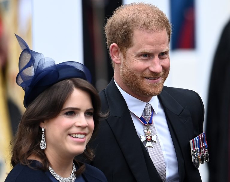 H πριγκίπισσα Ευγενία και ο πρίγκιπας Harry μετά τη στέψη του βασιλιά Κάρολου στο Αββαείο του Ουέστμινστερ, 6 Μαΐου 2023