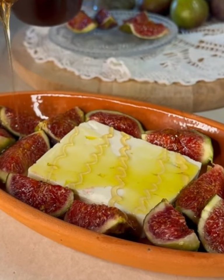 Φέτα με σύκα στον φούρνο