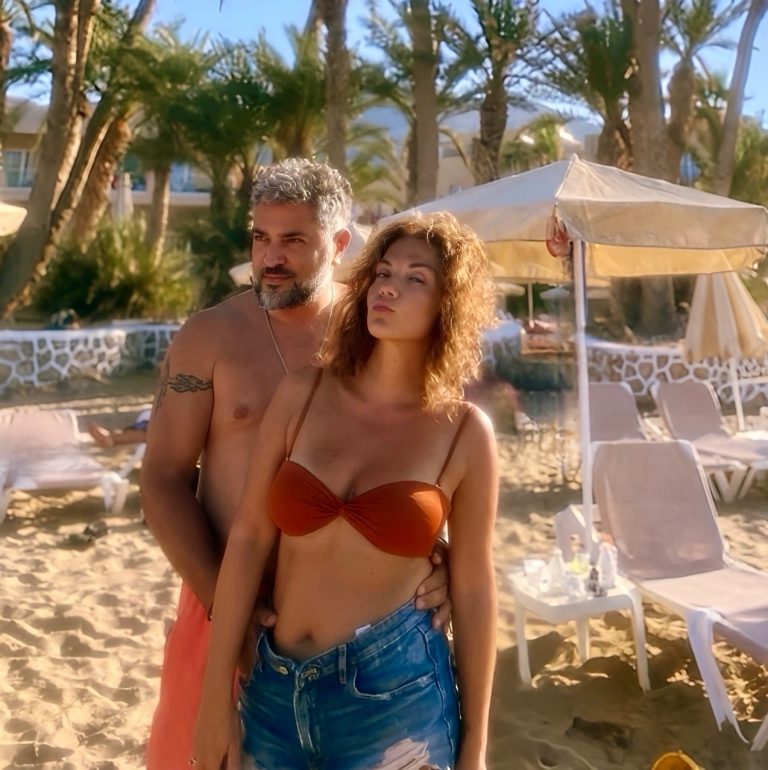 Βάσω Λασκαράκη και Λευτέρης Σουλτάτος με μαγιό